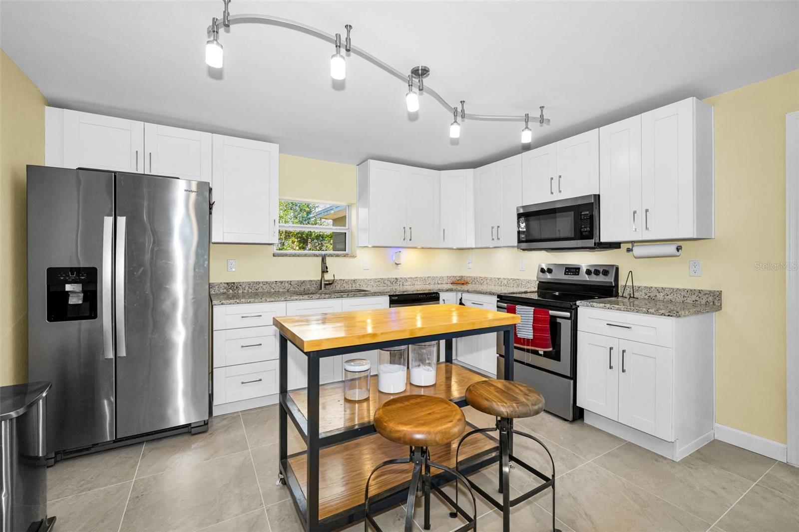 Image 19 of 45 For 206 Linda Avenue