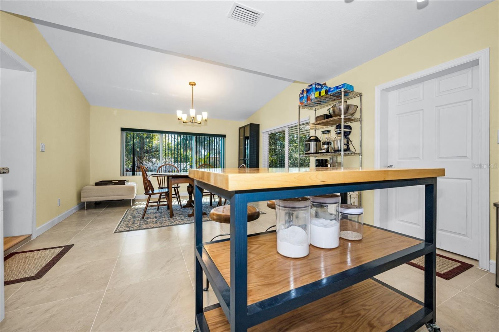 Image 23 of 45 For 206 Linda Avenue