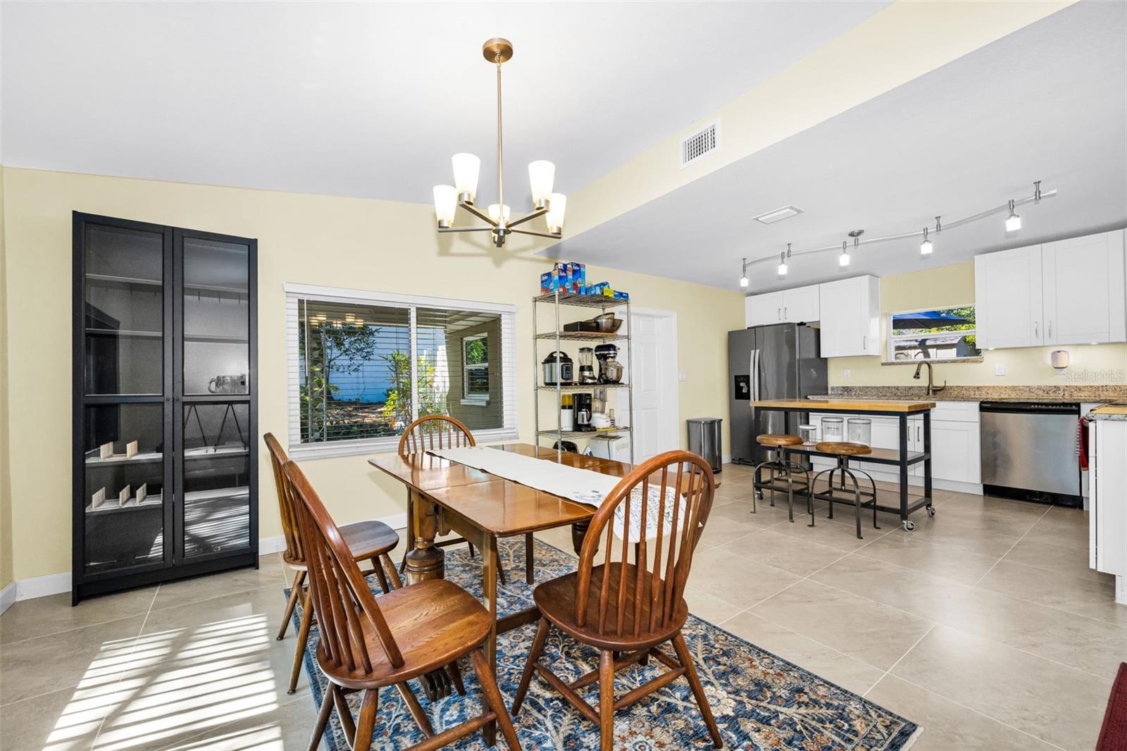 Image 25 of 45 For 206 Linda Avenue