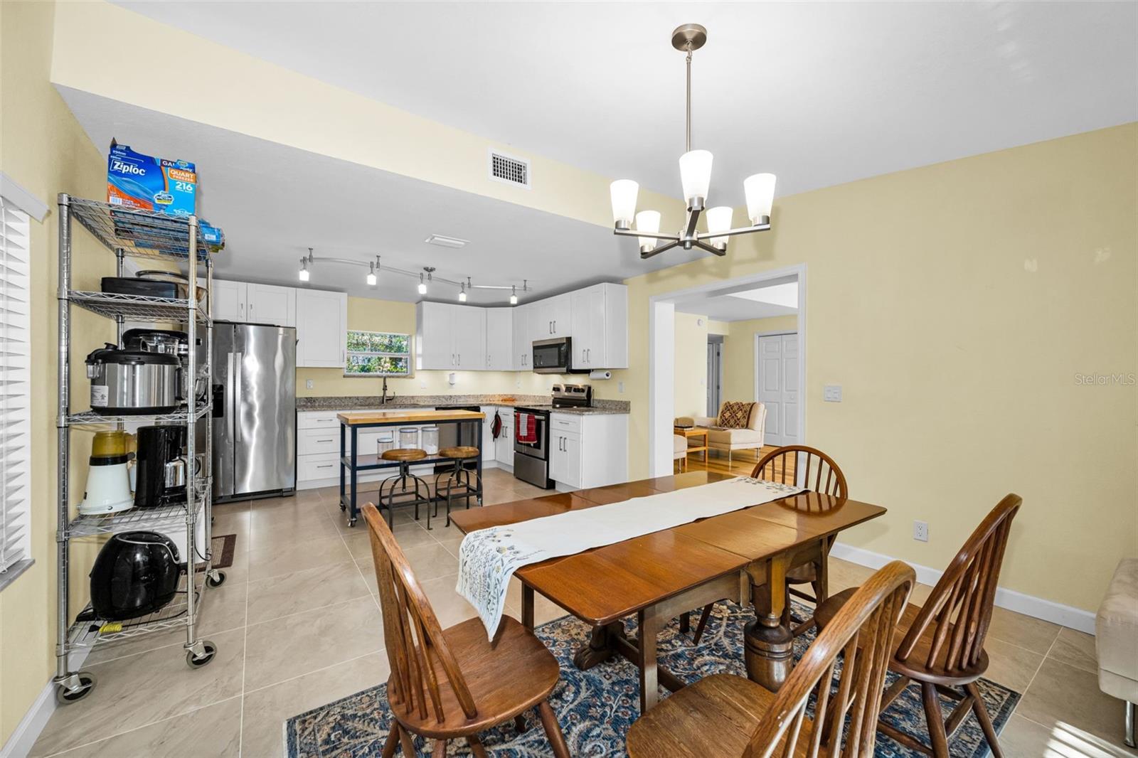 Image 26 of 45 For 206 Linda Avenue