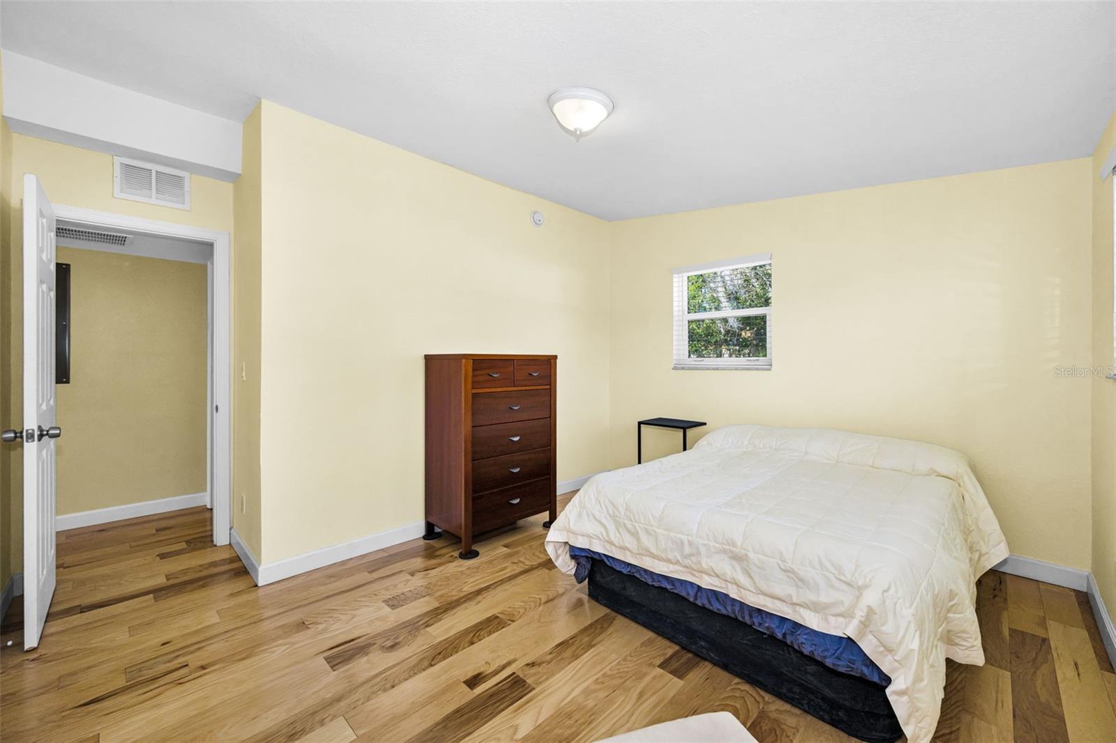 Image 34 of 45 For 206 Linda Avenue