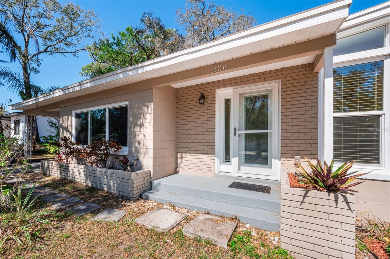 Image 7 of 45 For 206 Linda Avenue