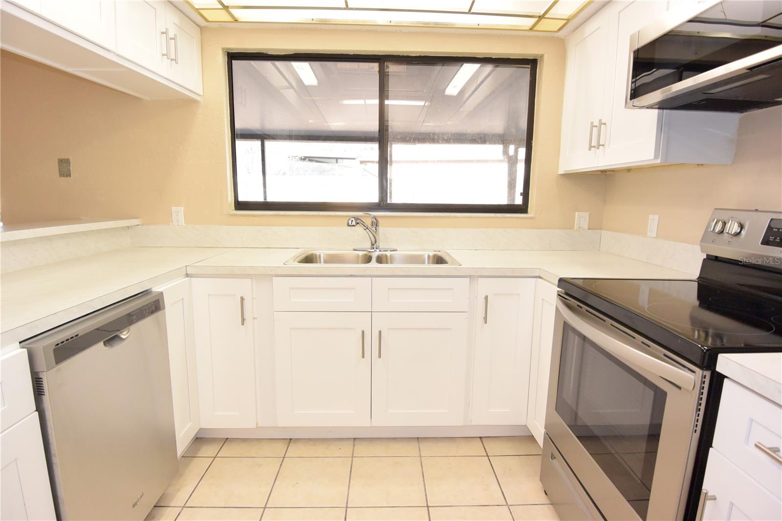 Image 21 of 52 For 1382 Valiant Avenue