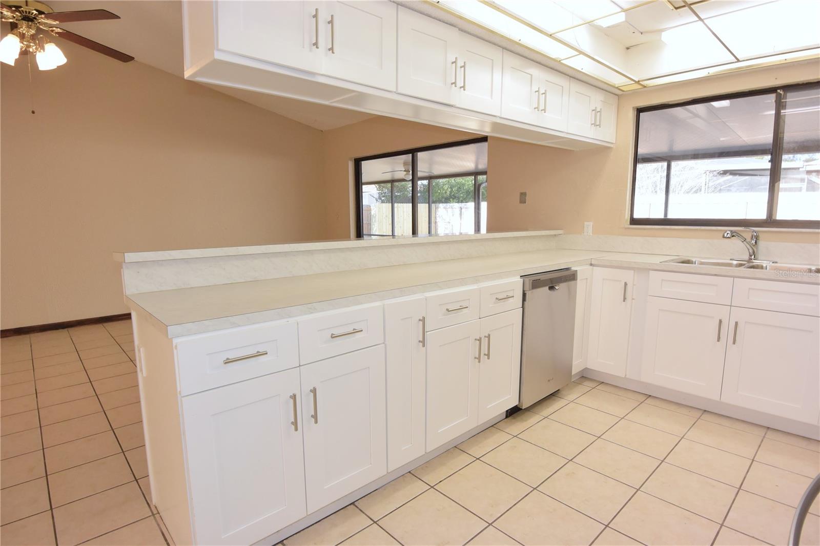 Image 22 of 52 For 1382 Valiant Avenue