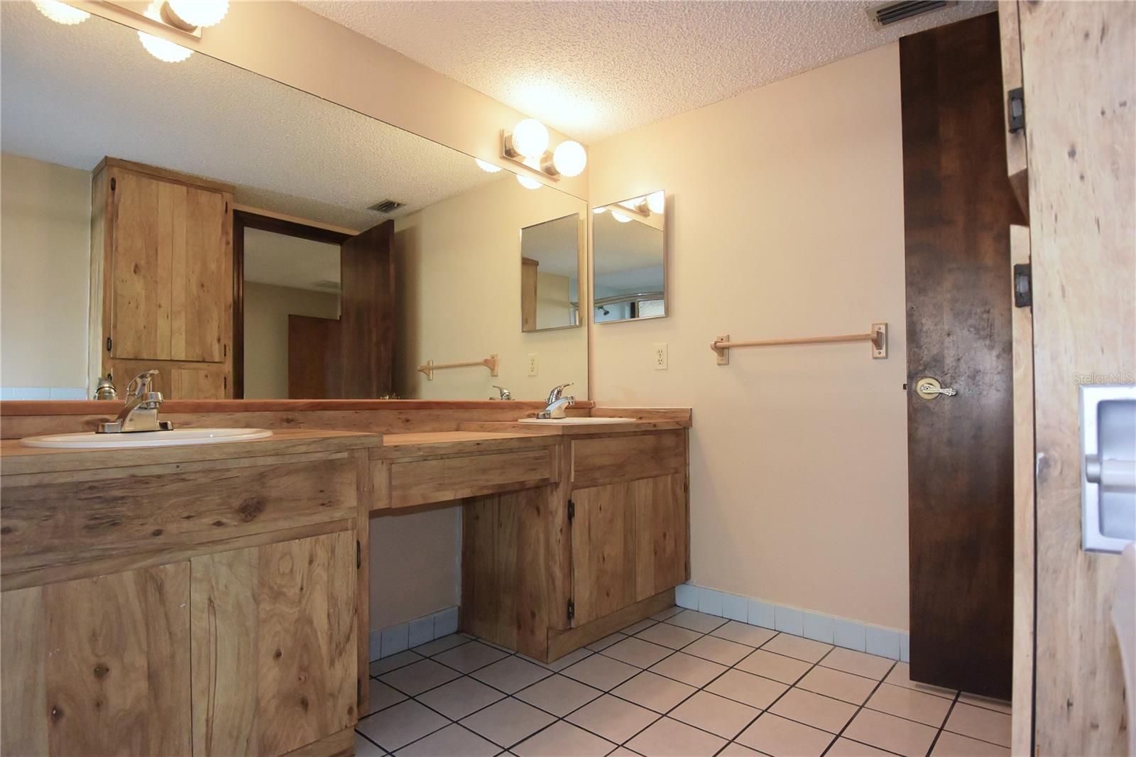 Image 31 of 52 For 1382 Valiant Avenue