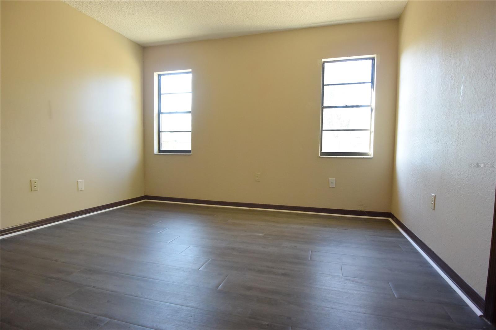 Image 34 of 52 For 1382 Valiant Avenue