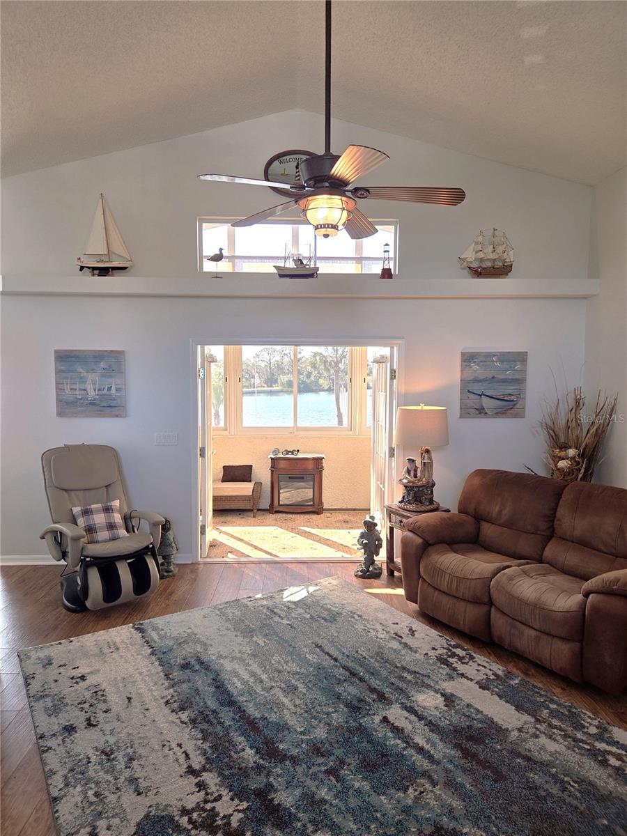 Image 15 of 20 For 6719 Manor Beach