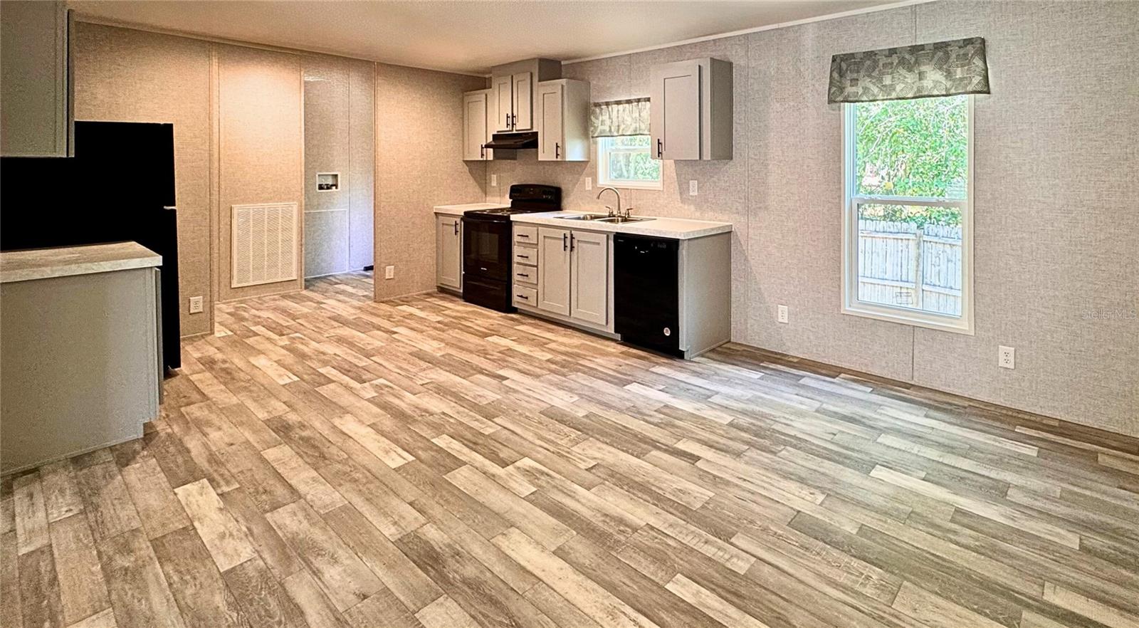 Image 5 of 18 For 15561 Wilson Boulevard