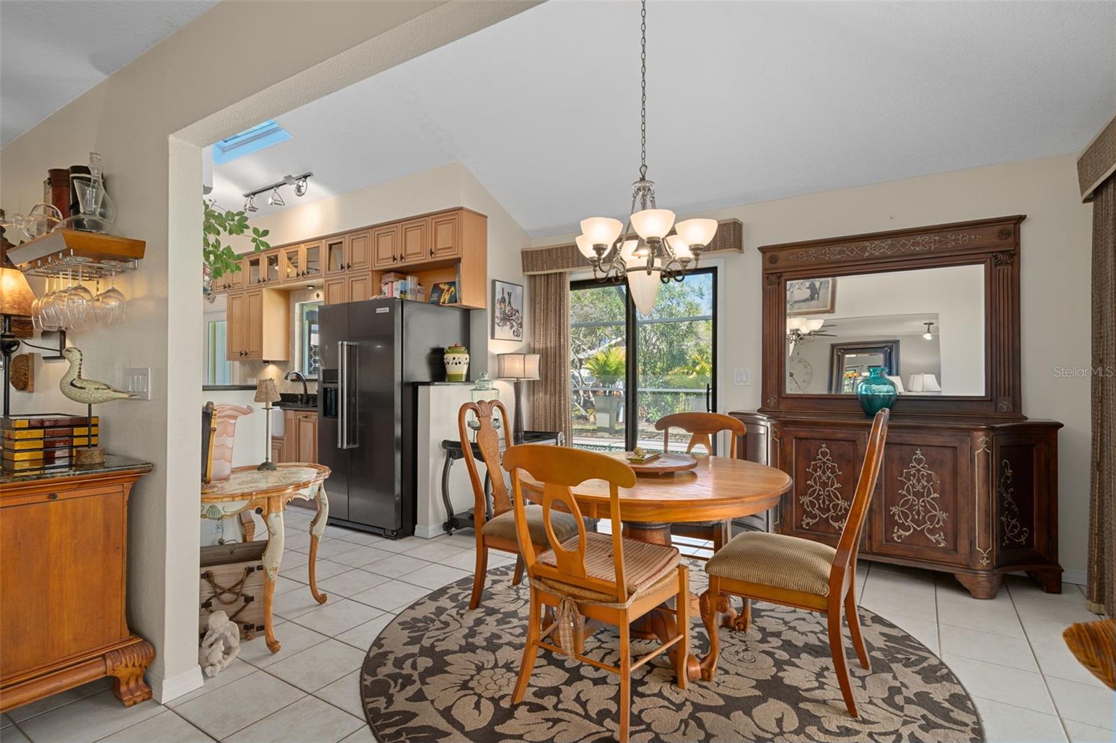 Image 13 of 44 For 115 Colony South Drive