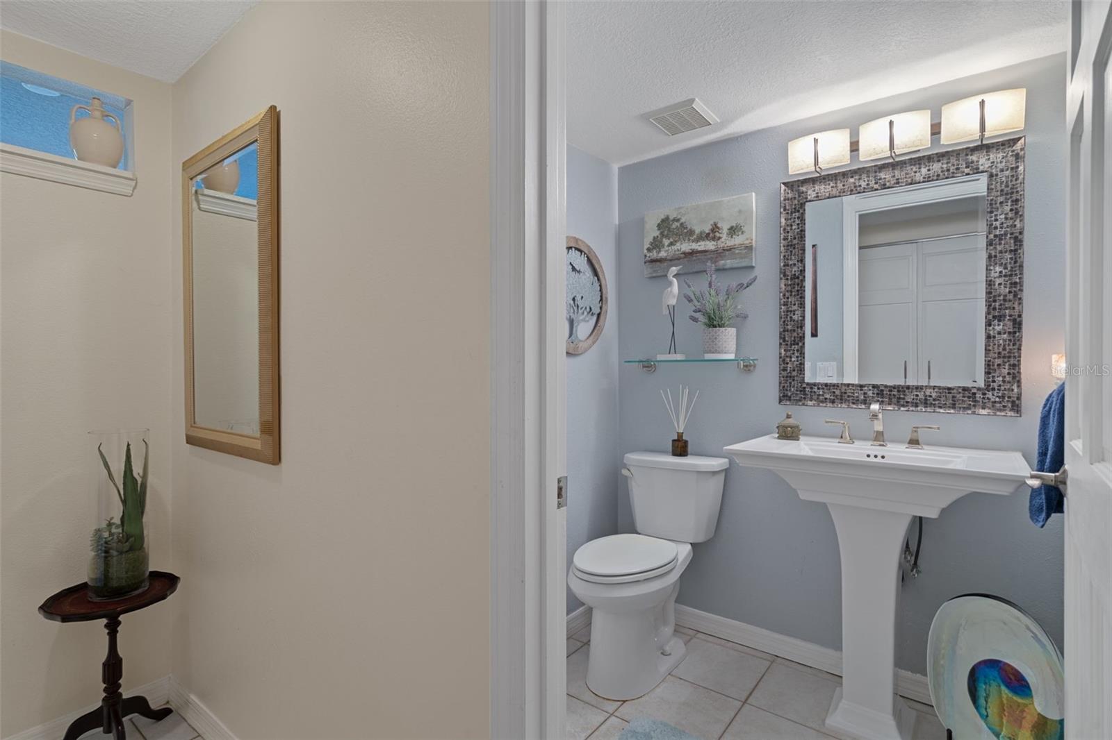 Image 22 of 44 For 115 Colony South Drive