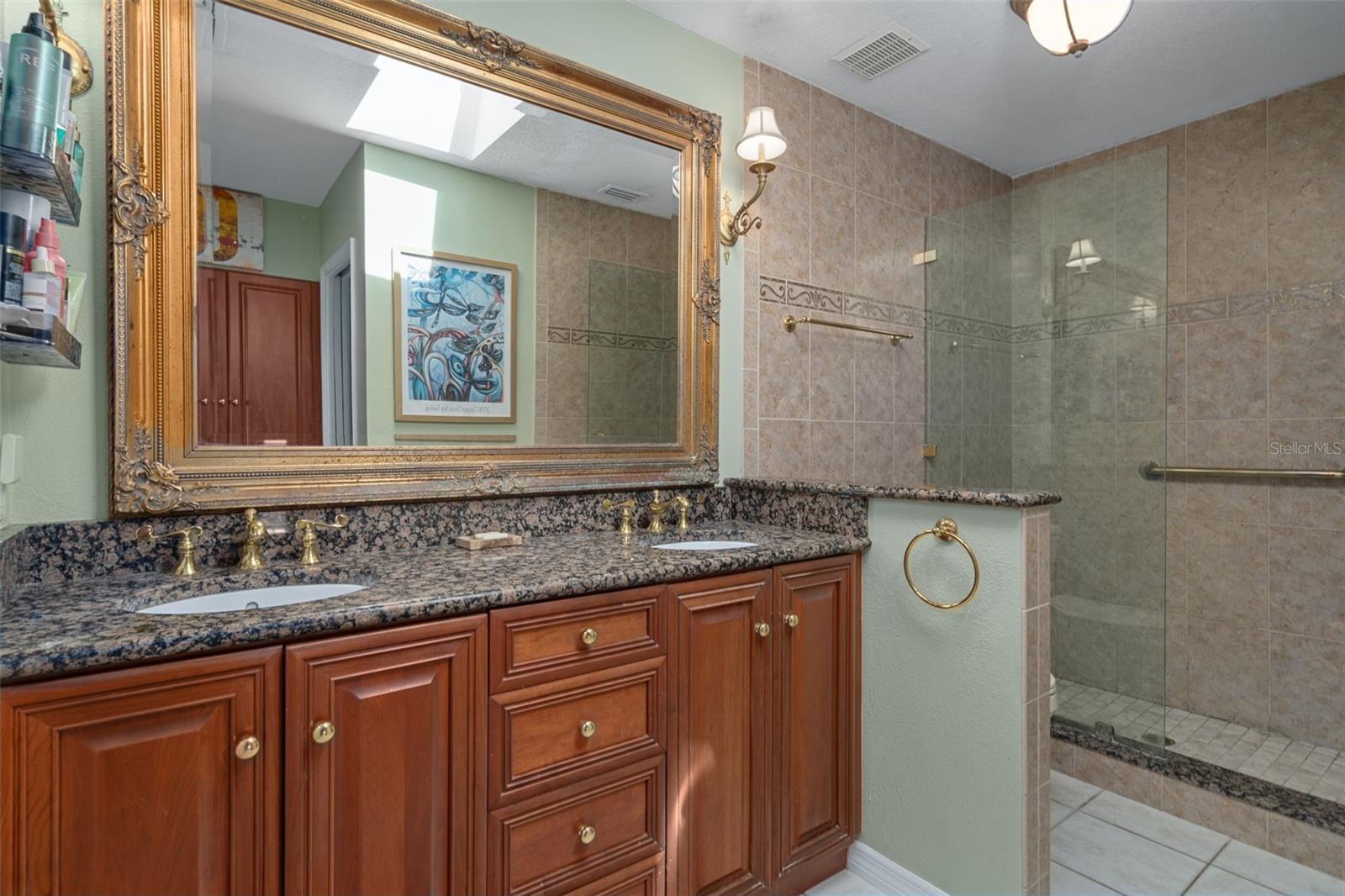 Image 26 of 44 For 115 Colony South Drive