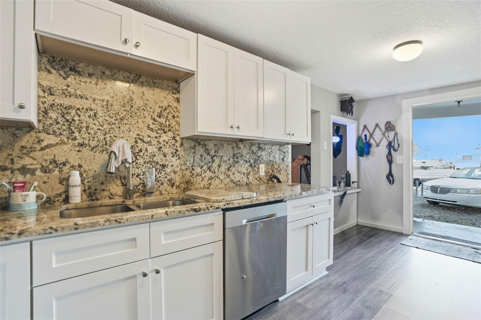 Image 13 of 30 For 11311 Altoona Avenue