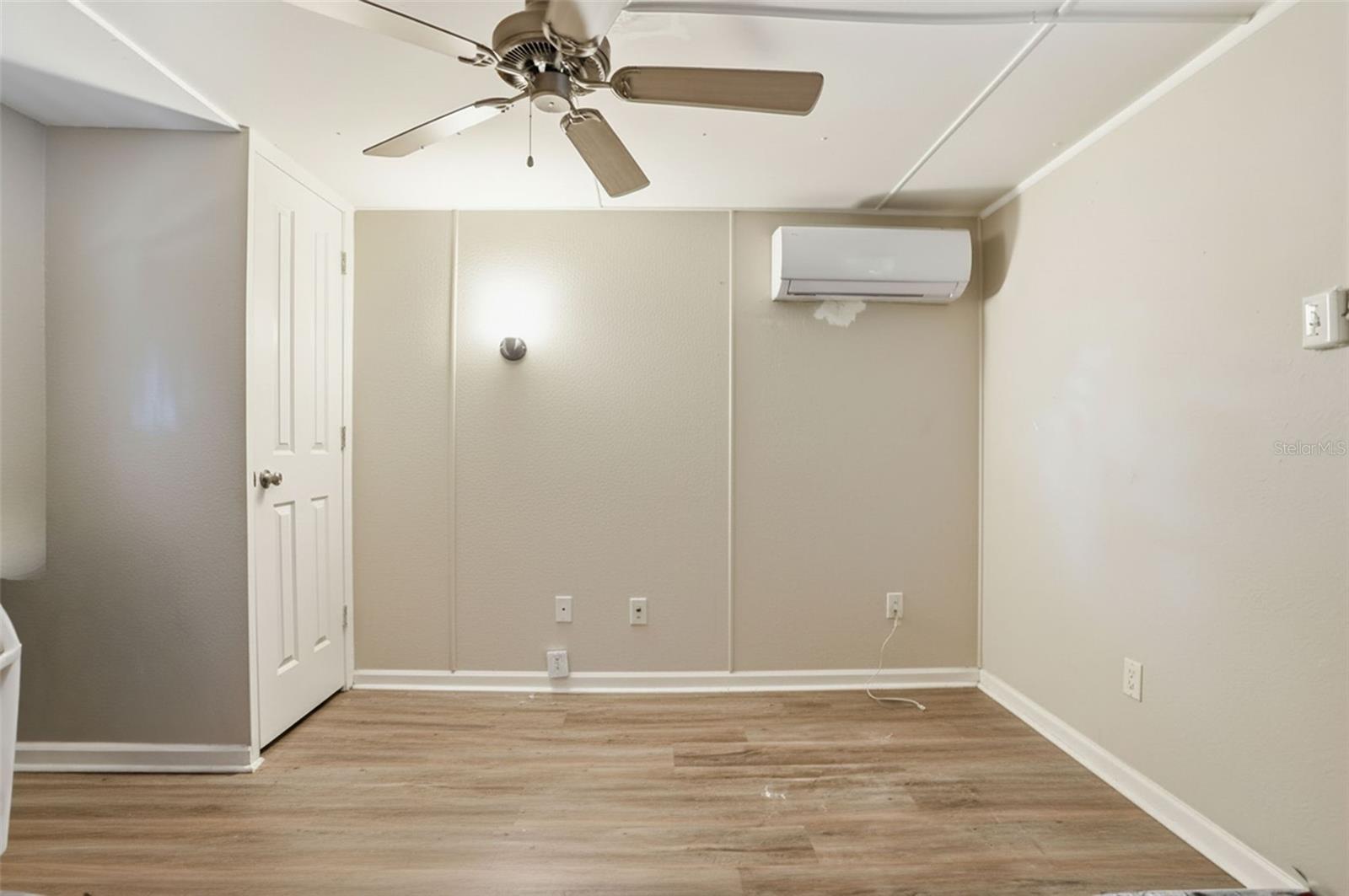 Image 16 of 30 For 11311 Altoona Avenue