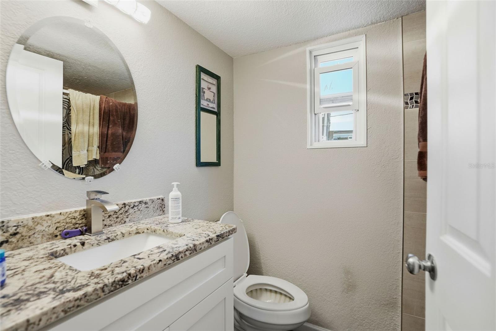 Image 4 of 30 For 11311 Altoona Avenue