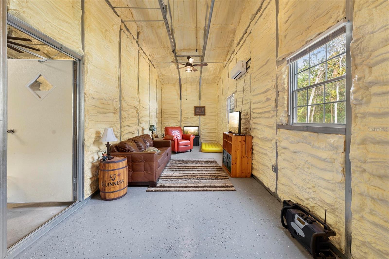 Image 12 of 48 For 13366 Glory Lane