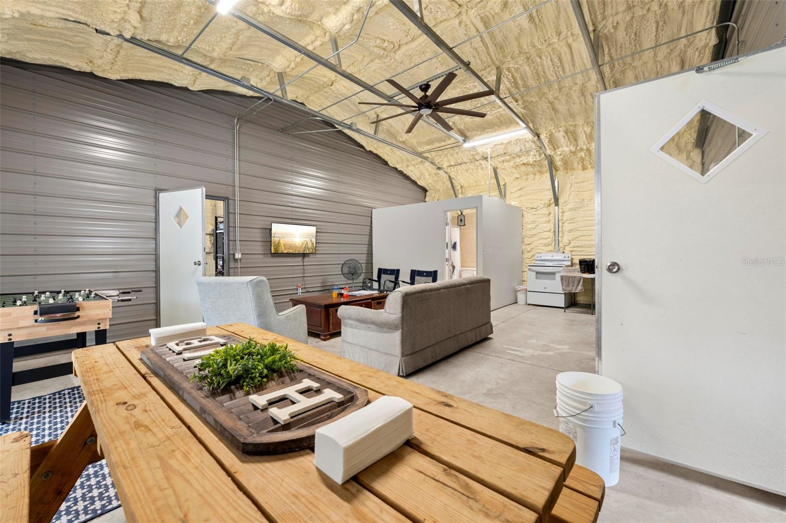 Image 16 of 48 For 13366 Glory Lane