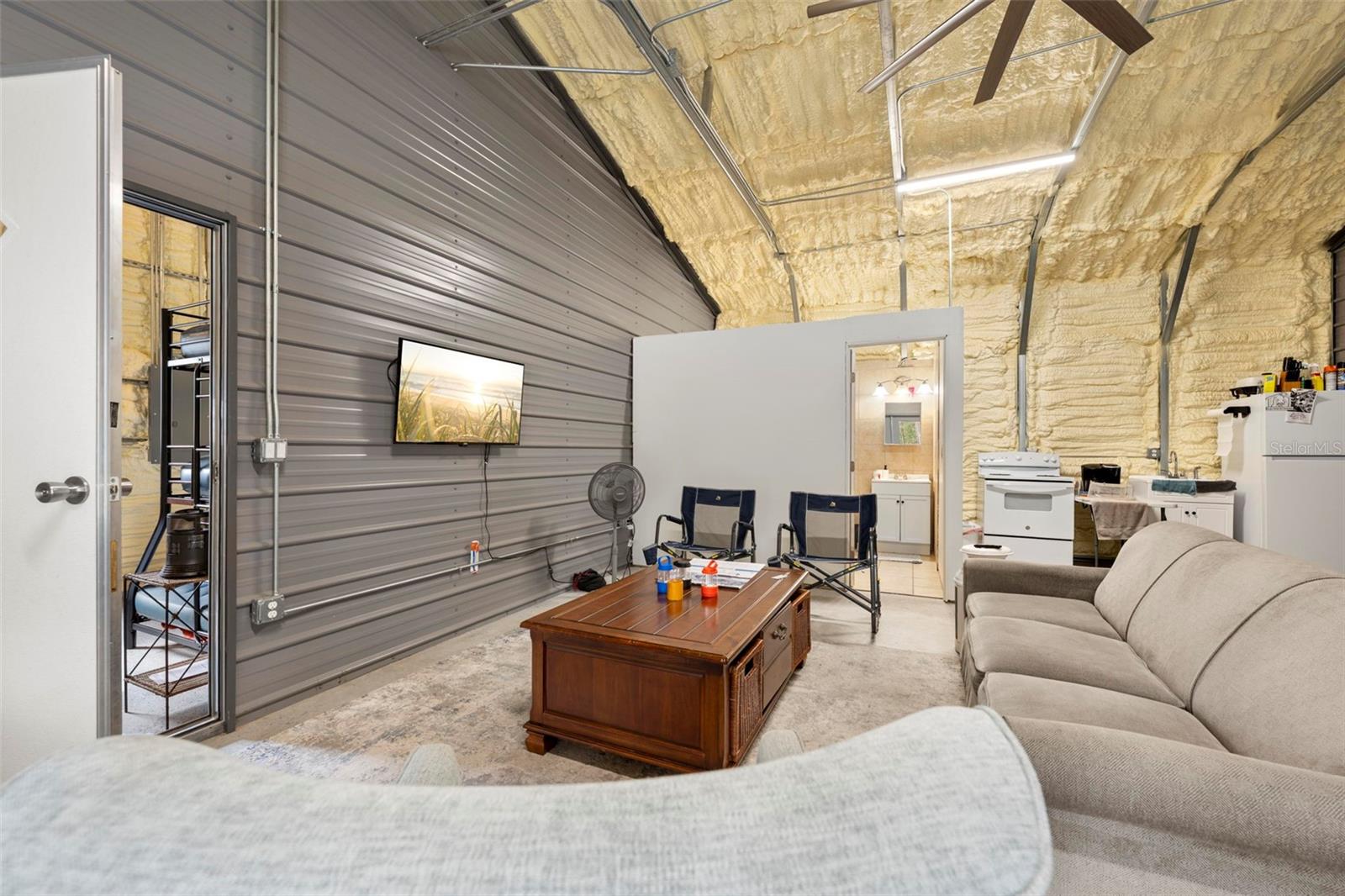 Image 24 of 48 For 13366 Glory Lane