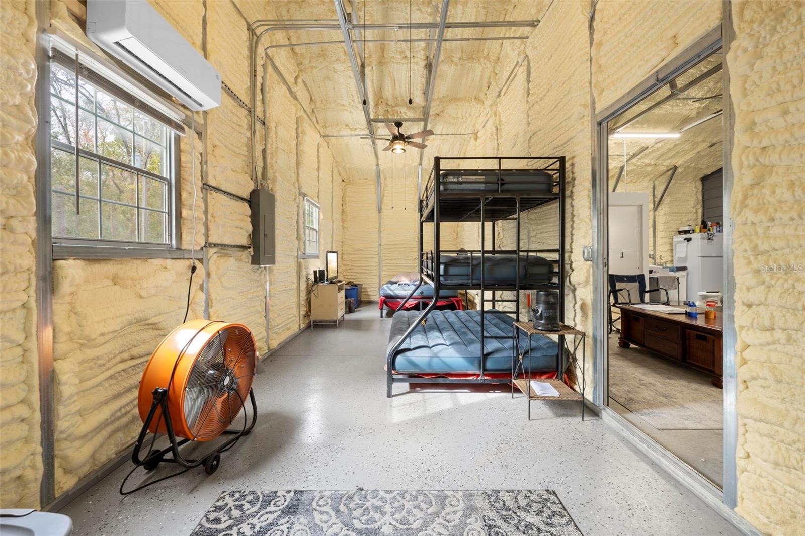 Image 28 of 48 For 13366 Glory Lane