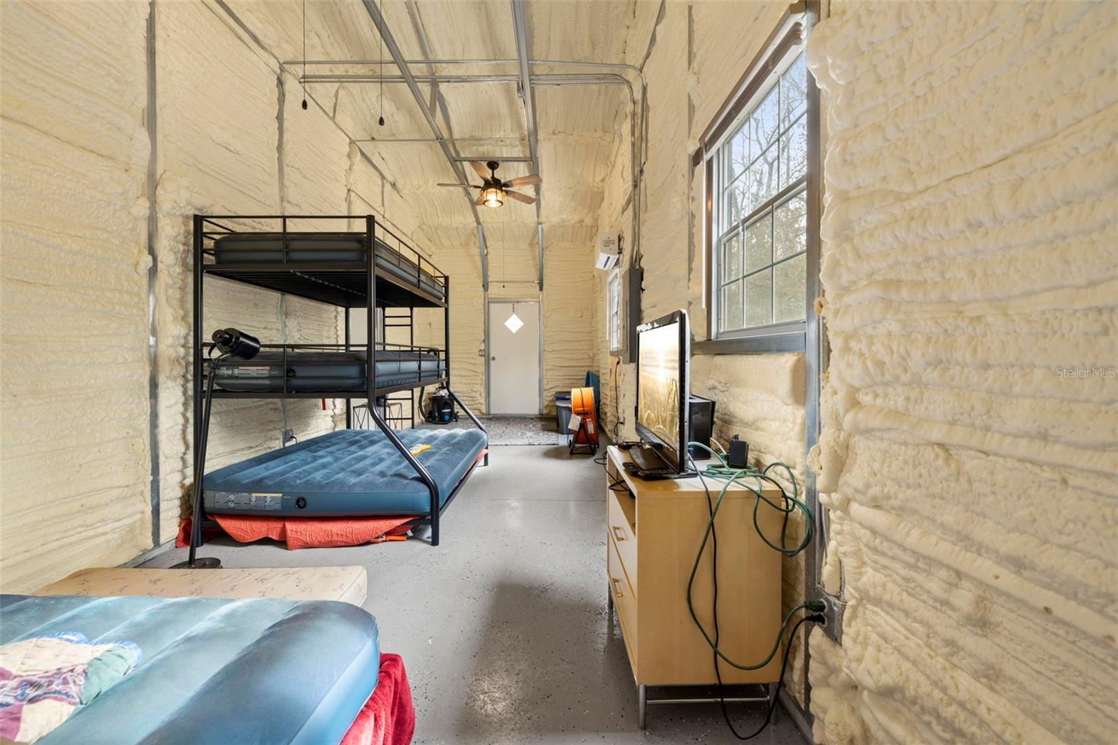 Image 30 of 48 For 13366 Glory Lane