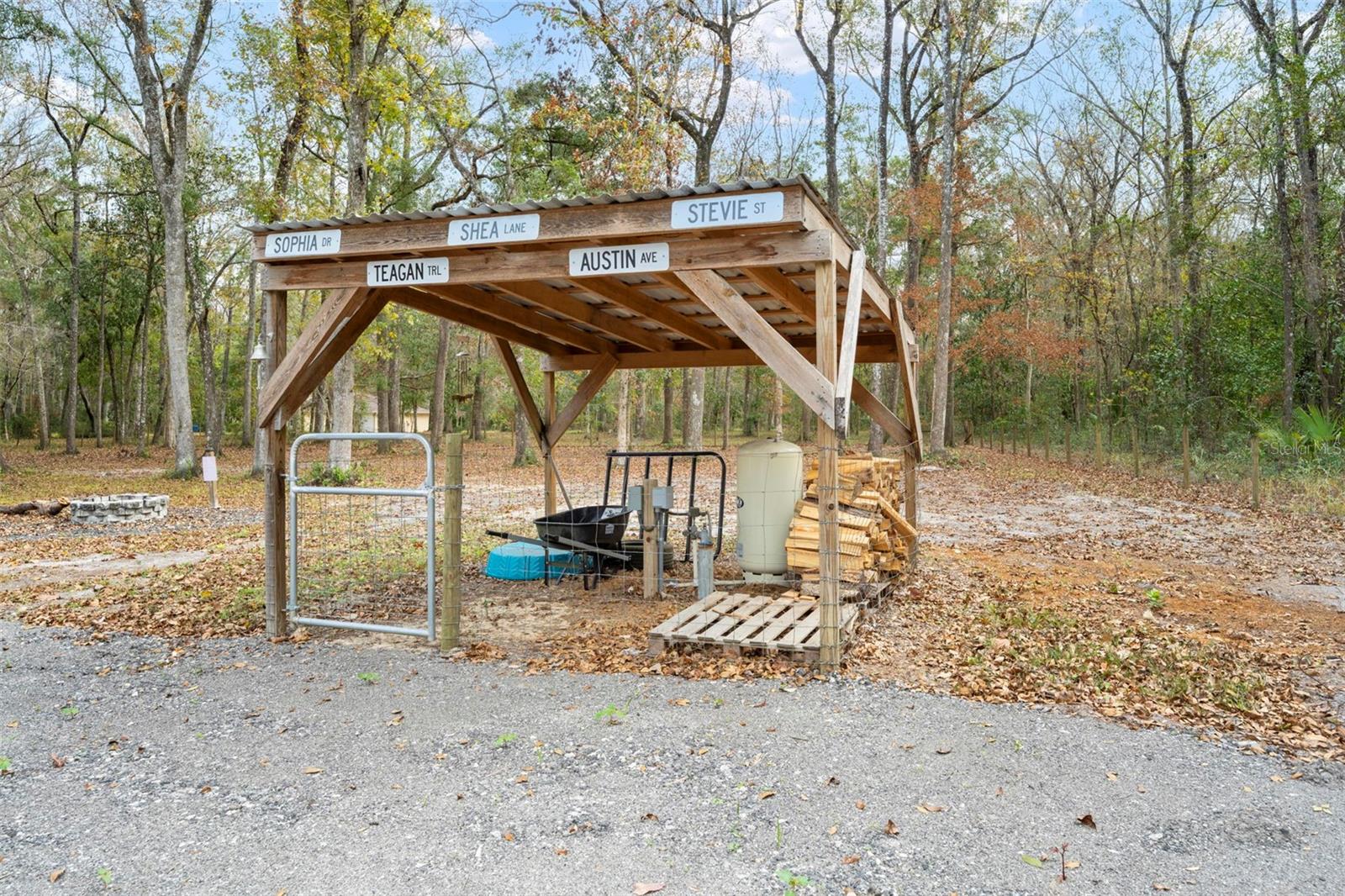 Image 45 of 48 For 13366 Glory Lane