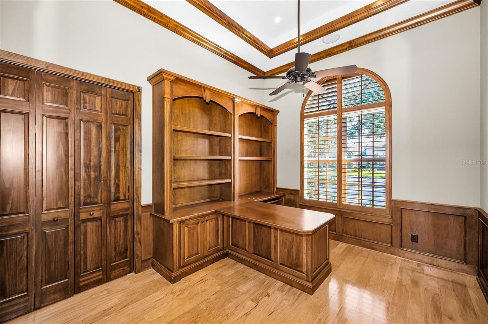 Listing photo id 30 for 9933 Milano Drive