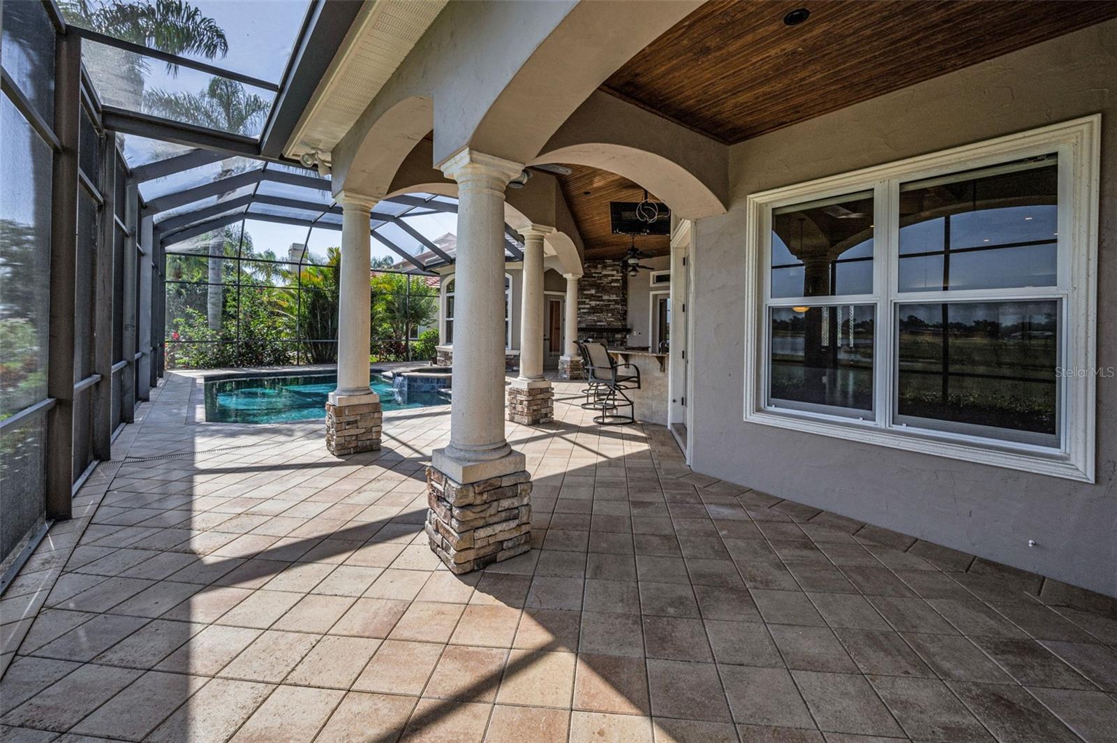 Listing photo id 68 for 9933 Milano Drive