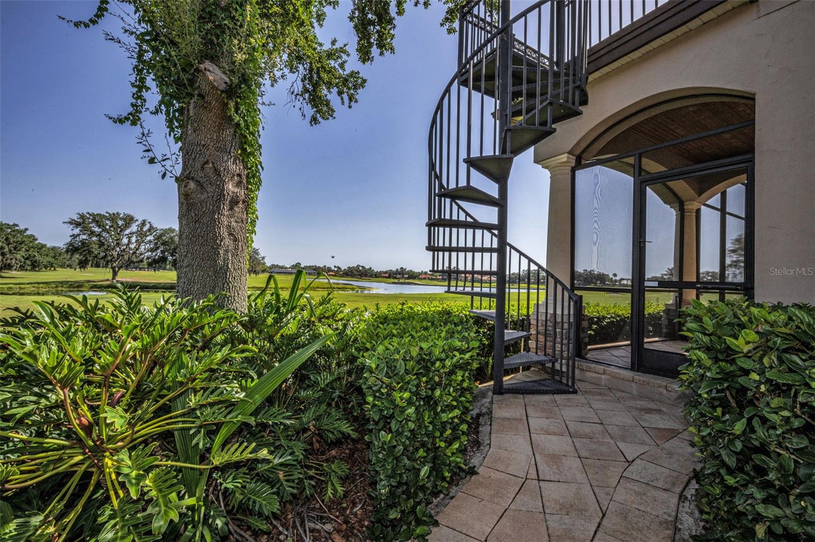 Listing photo id 69 for 9933 Milano Drive