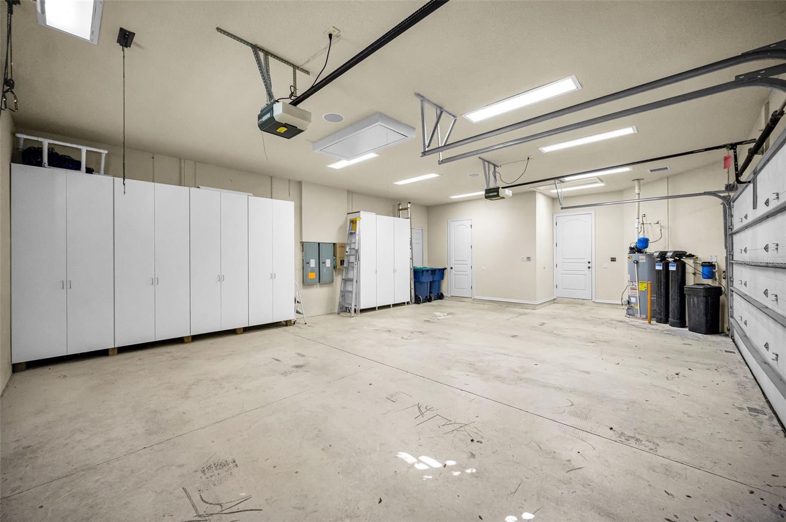 Listing photo id 74 for 9933 Milano Drive