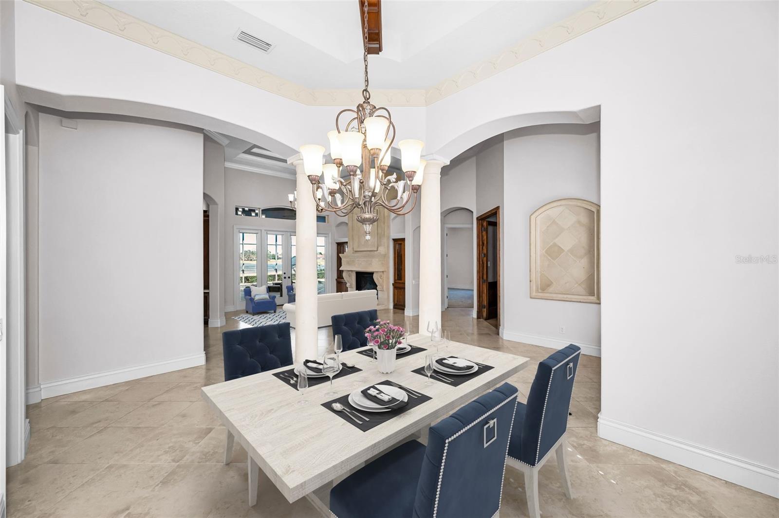 Listing photo id 6 for 9933 Milano Drive