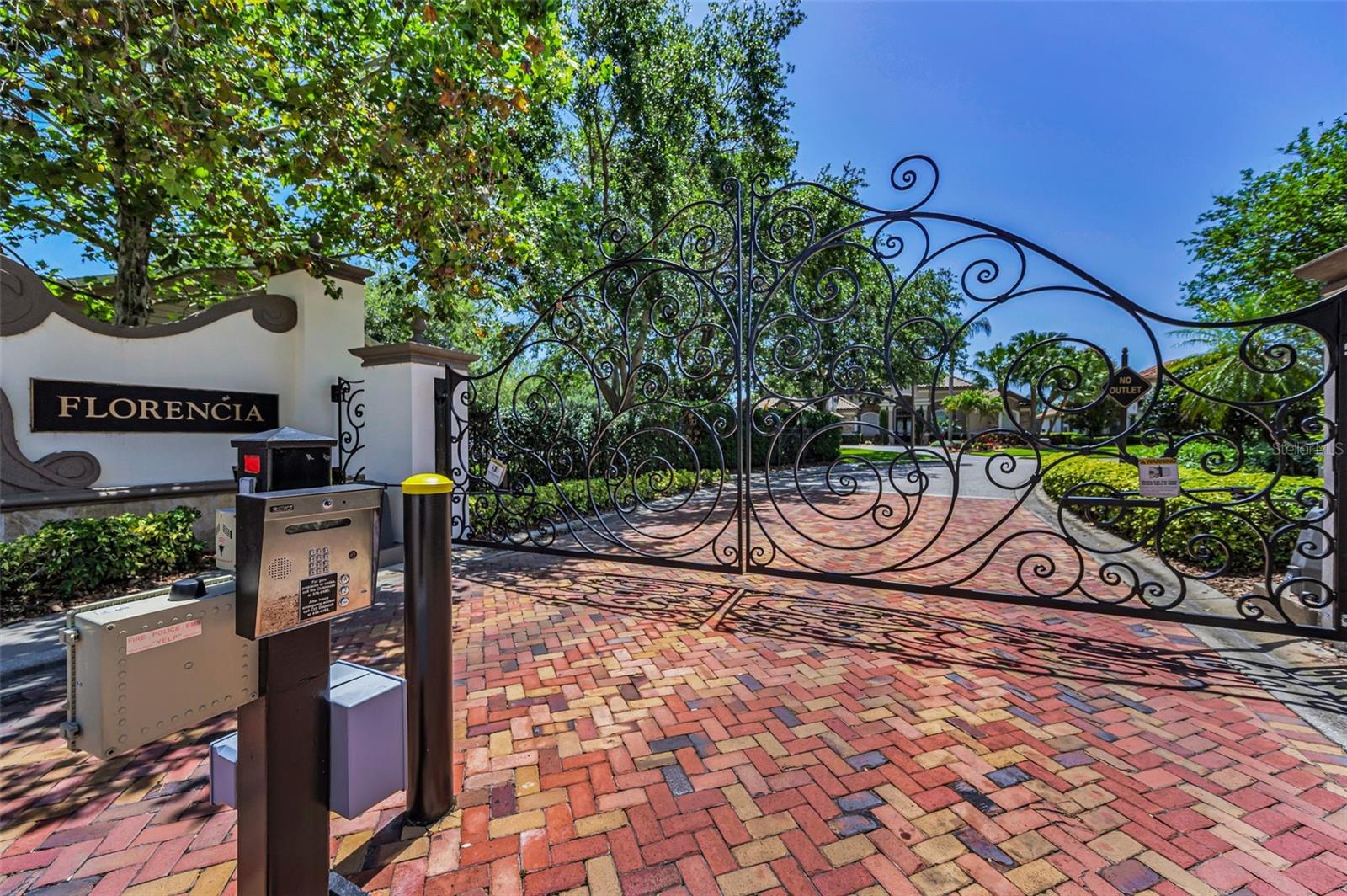 Listing photo id 83 for 9933 Milano Drive