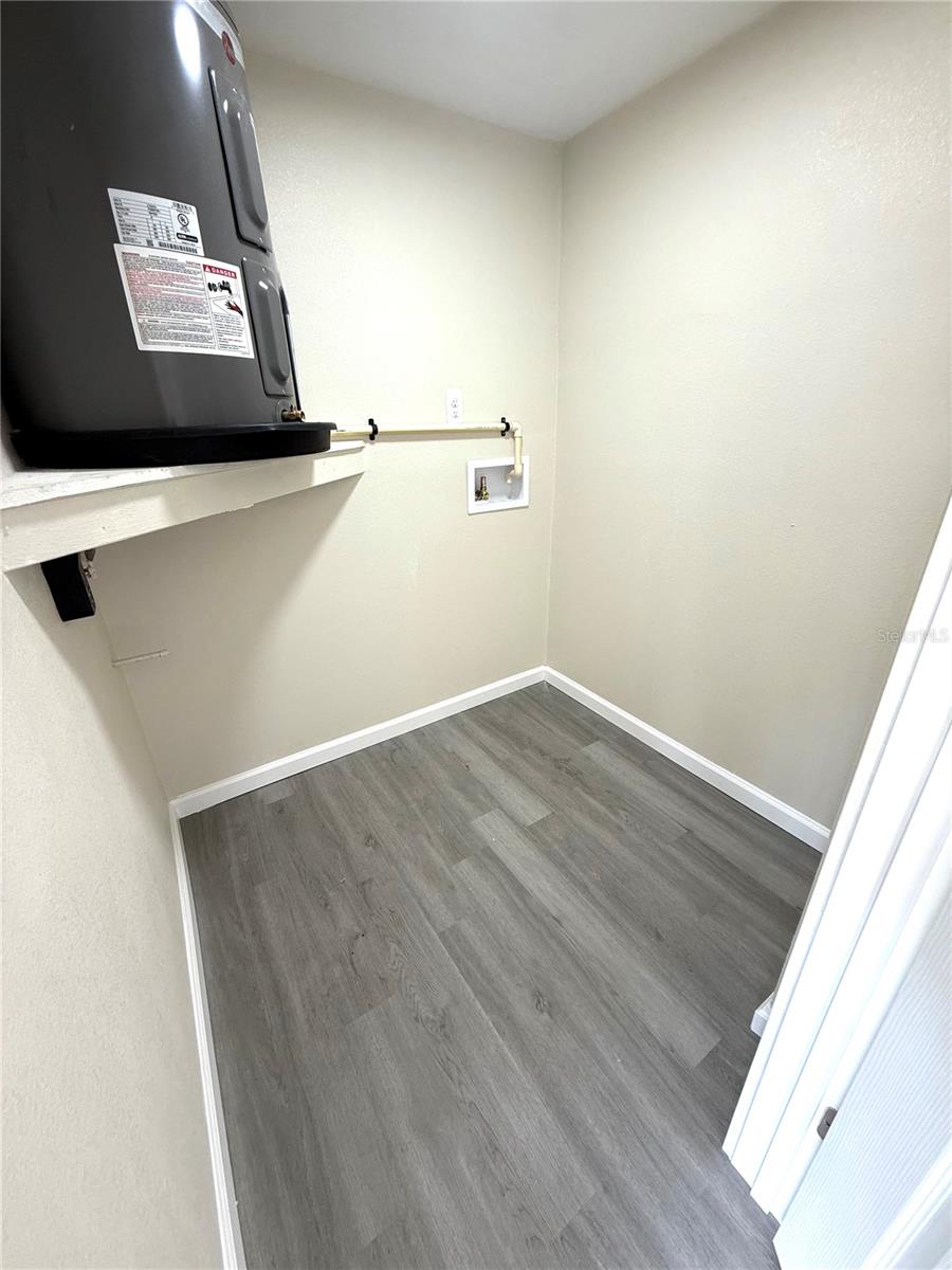 Image 10 of 32 For 5318, 5320, 5324 Cedar Lane