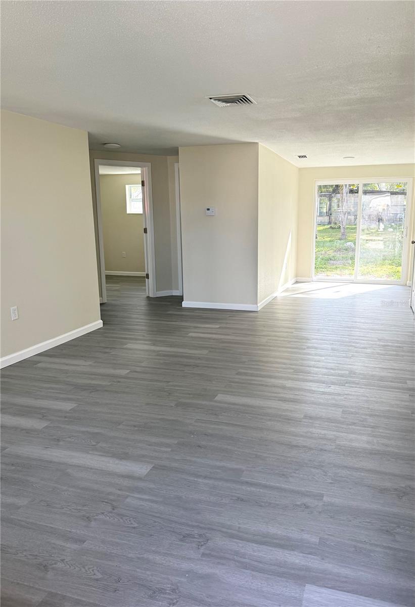 Image 5 of 32 For 5318, 5320, 5324 Cedar Lane