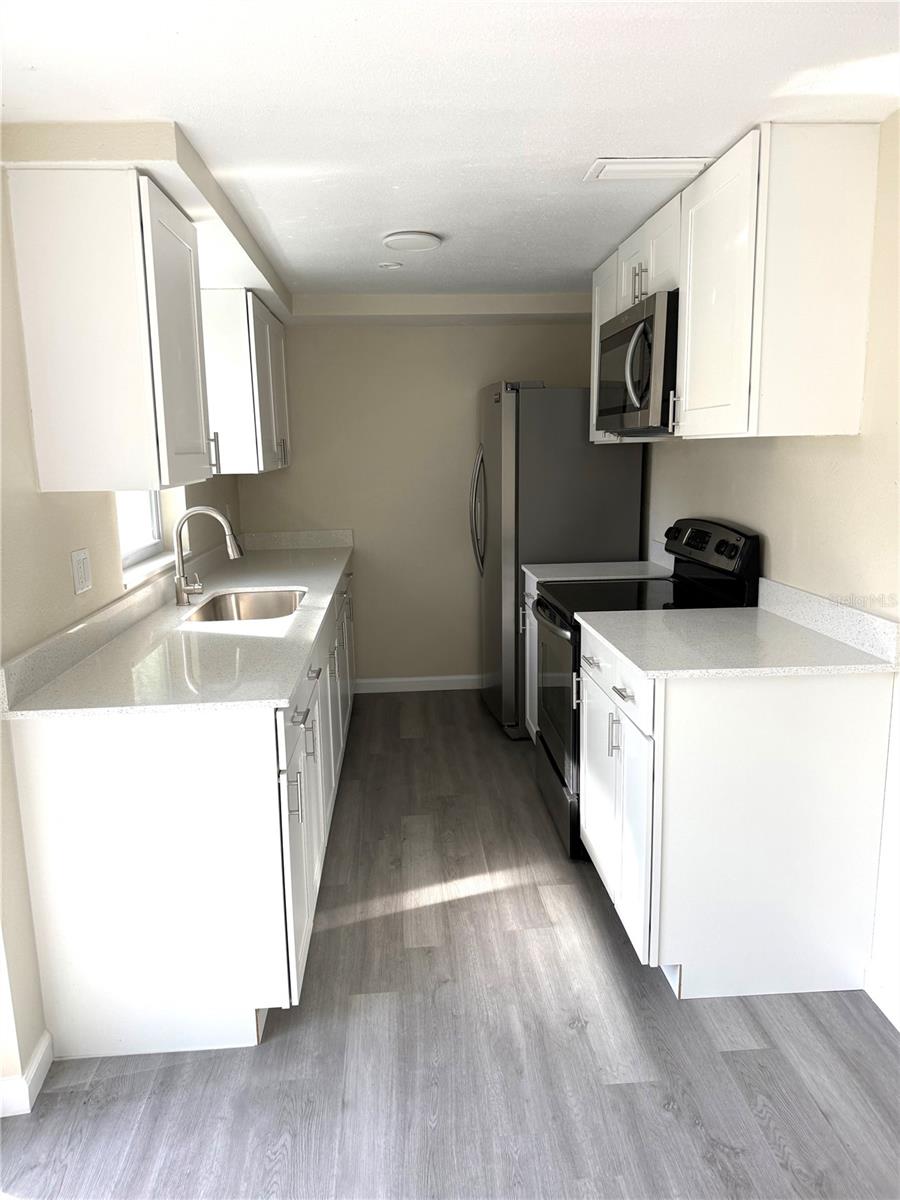 Image 7 of 32 For 5318, 5320, 5324 Cedar Lane