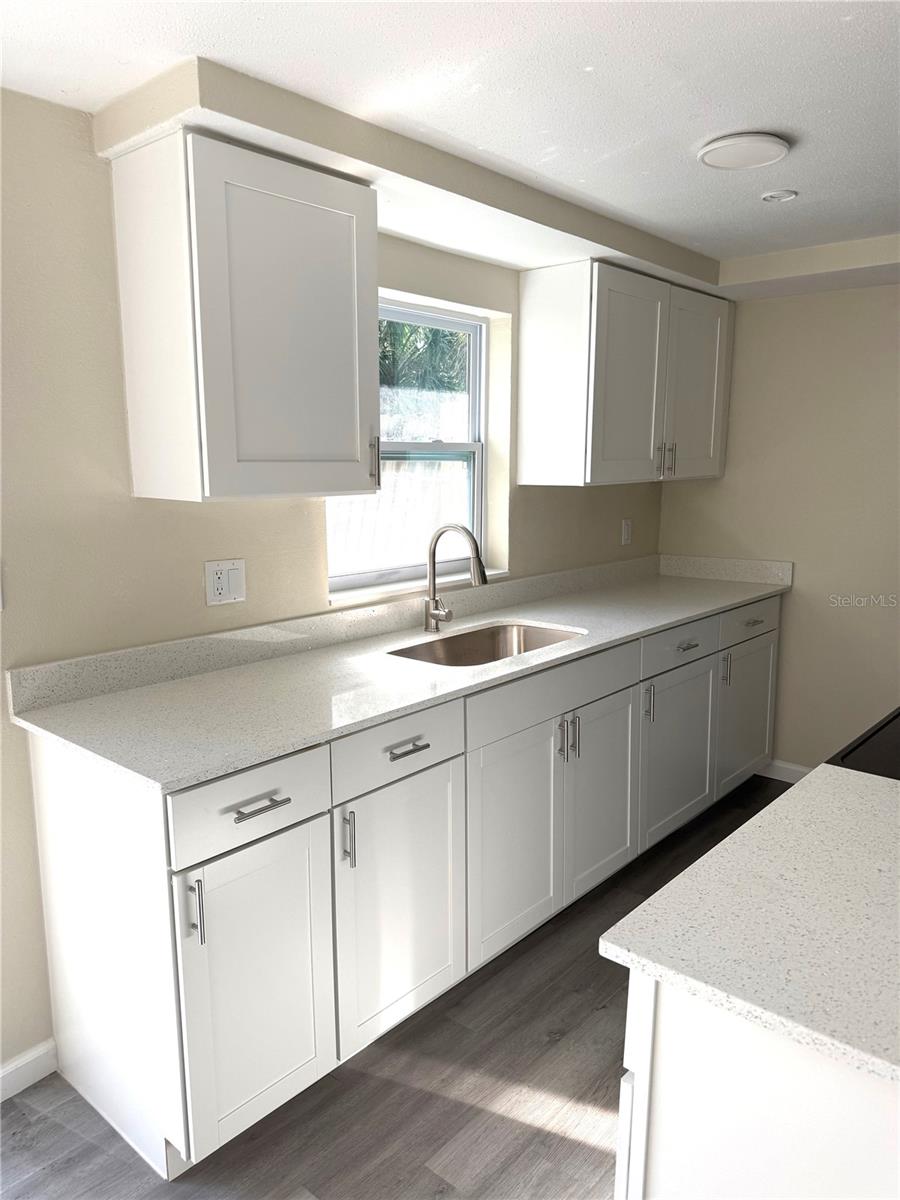 Image 9 of 32 For 5318, 5320, 5324 Cedar Lane