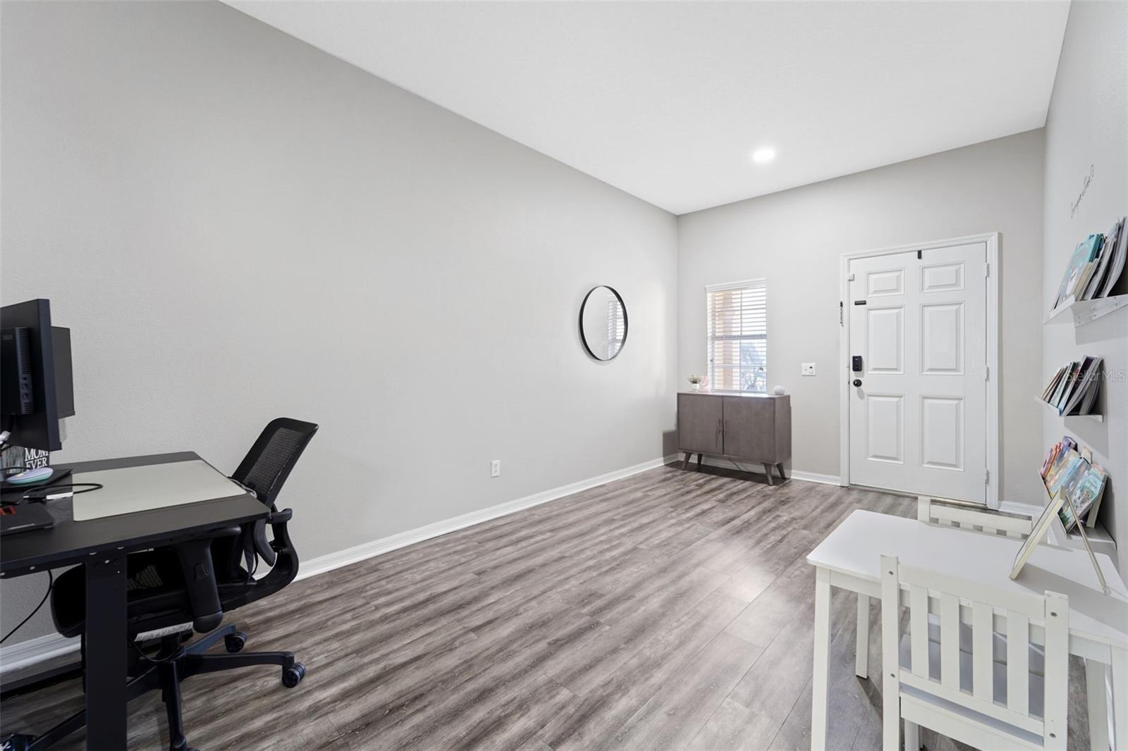 Image 11 of 27 For 17539 Hugh Lane