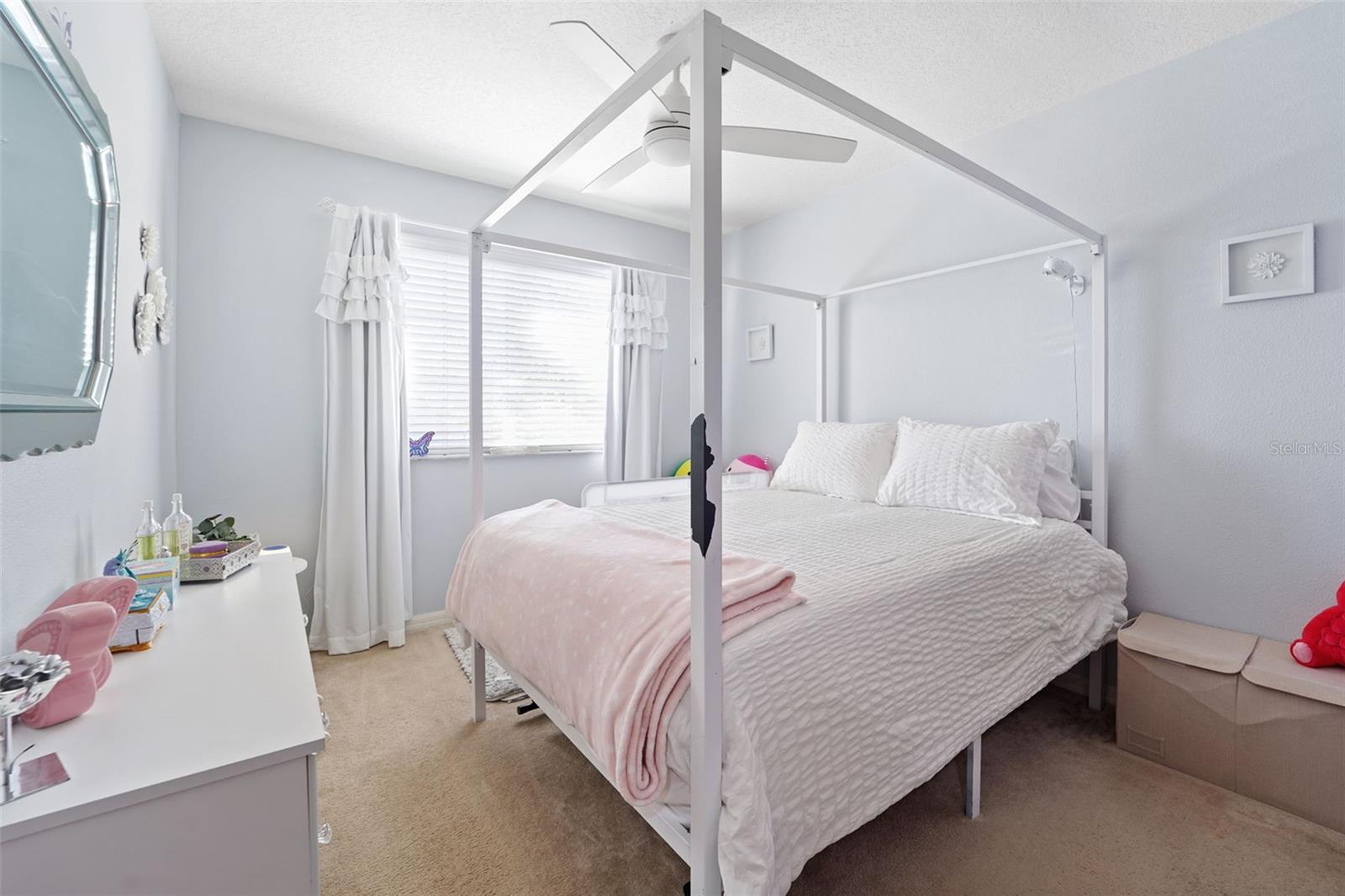 Image 18 of 27 For 17539 Hugh Lane