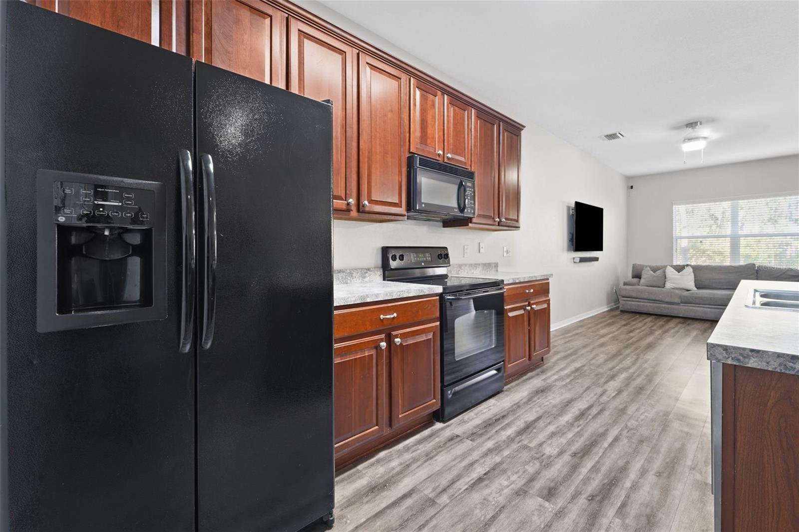 Image 4 of 27 For 17539 Hugh Lane