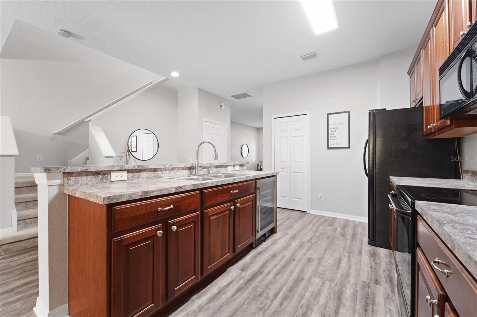 Image 5 of 27 For 17539 Hugh Lane