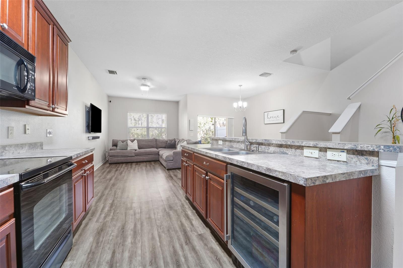 Image 6 of 27 For 17539 Hugh Lane