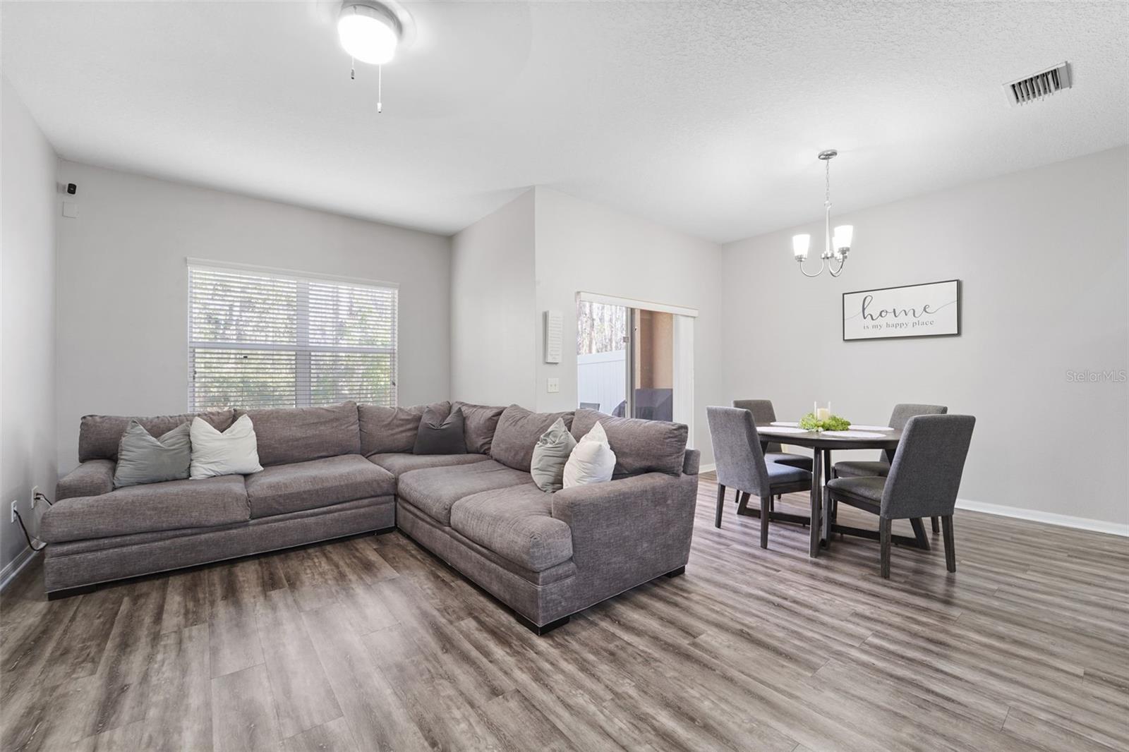 Image 9 of 27 For 17539 Hugh Lane