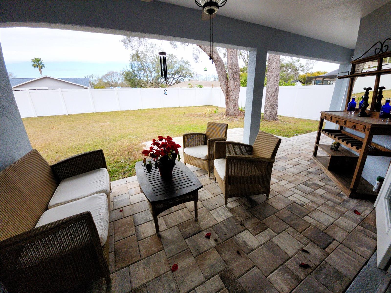 Listing photo id 22 for 9089 Dupont Avenue