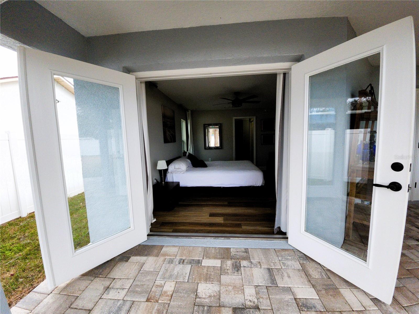 Listing photo id 34 for 9089 Dupont Avenue