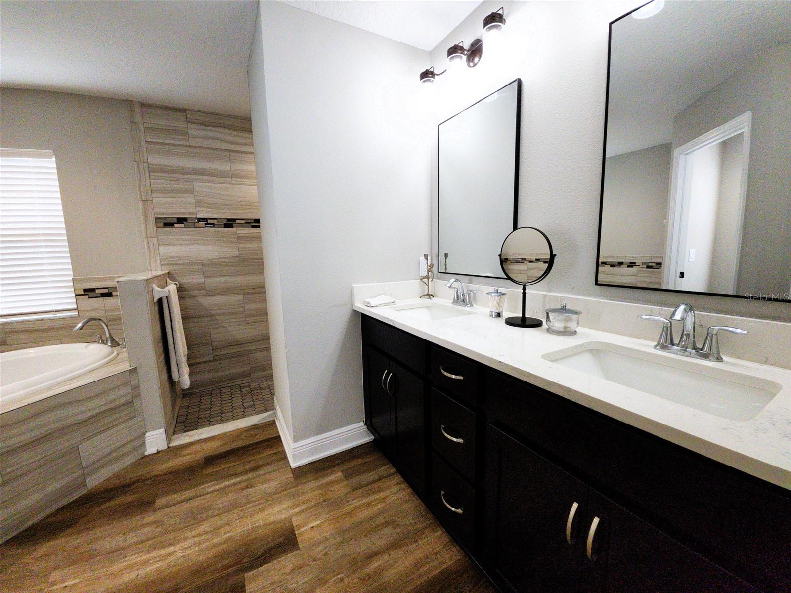 Listing photo id 38 for 9089 Dupont Avenue