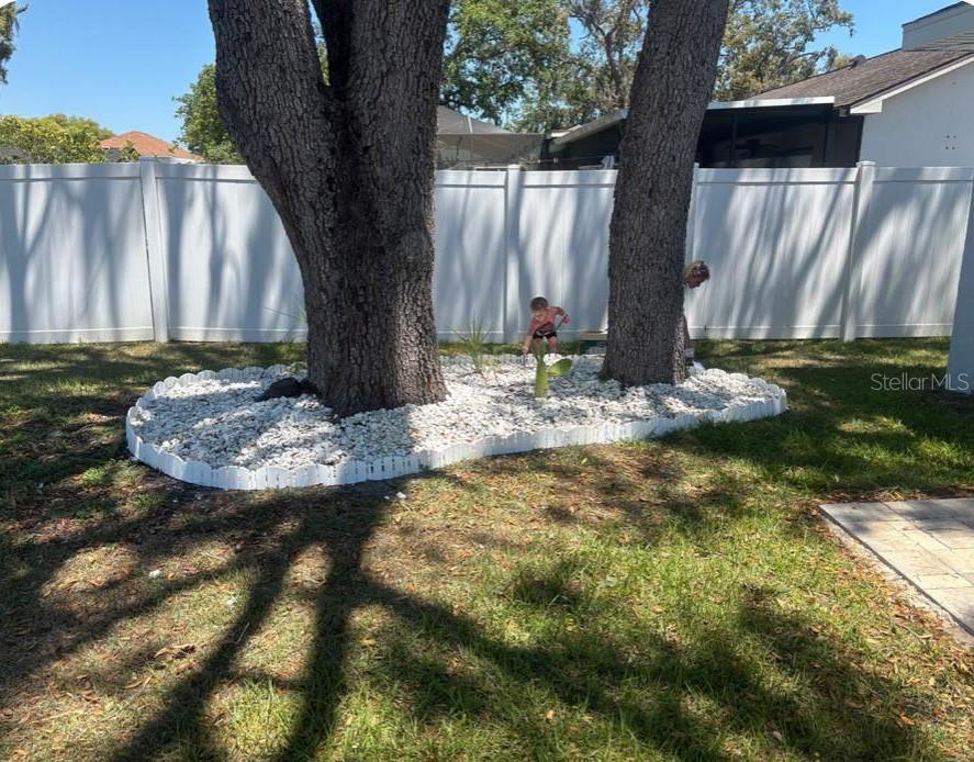 Listing photo id 45 for 9089 Dupont Avenue