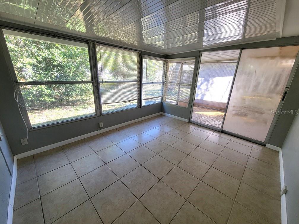 Image 18 of 23 For 4542 Grand Central Avenue