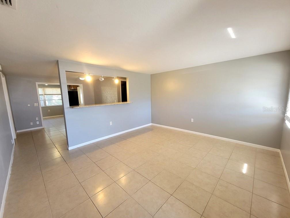 Image 4 of 23 For 4542 Grand Central Avenue