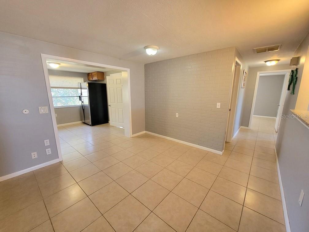 Image 6 of 23 For 4542 Grand Central Avenue