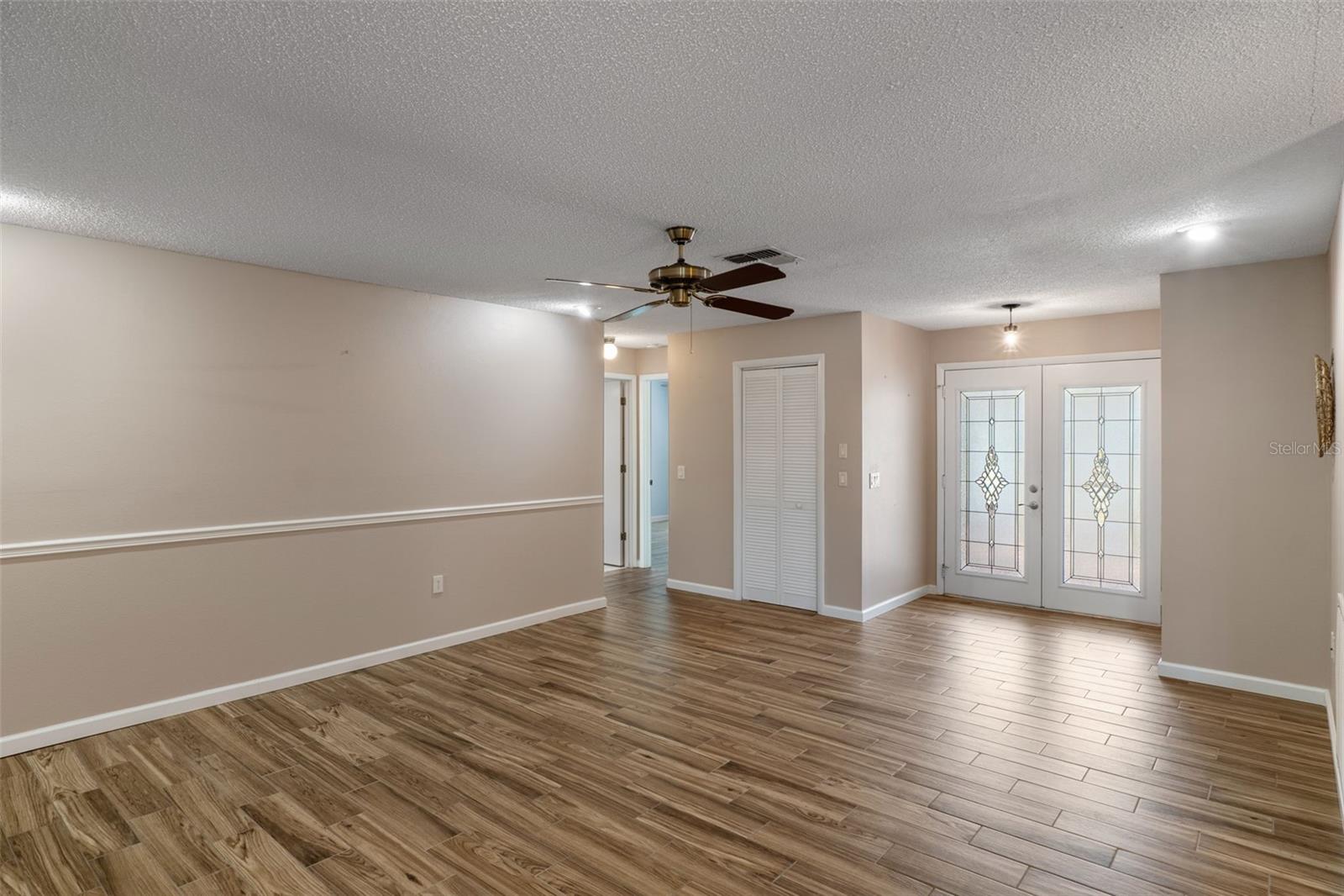 Image 13 of 74 For 6282 Darien Way