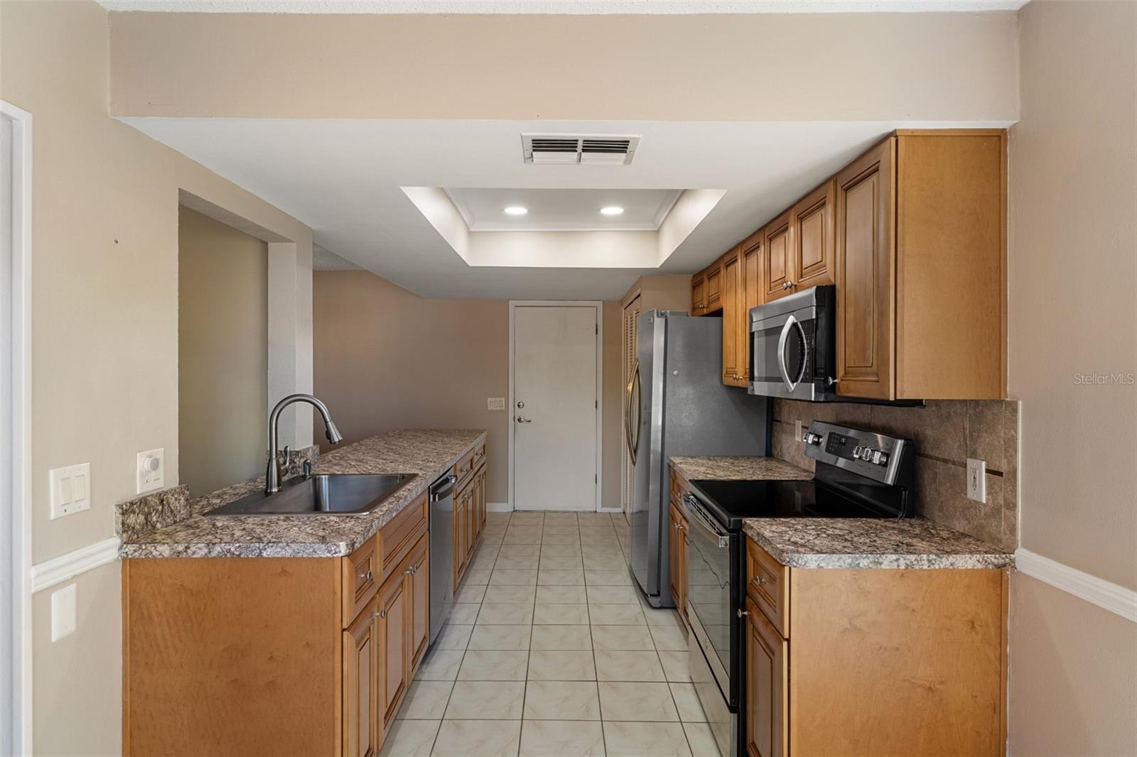 Image 18 of 74 For 6282 Darien Way