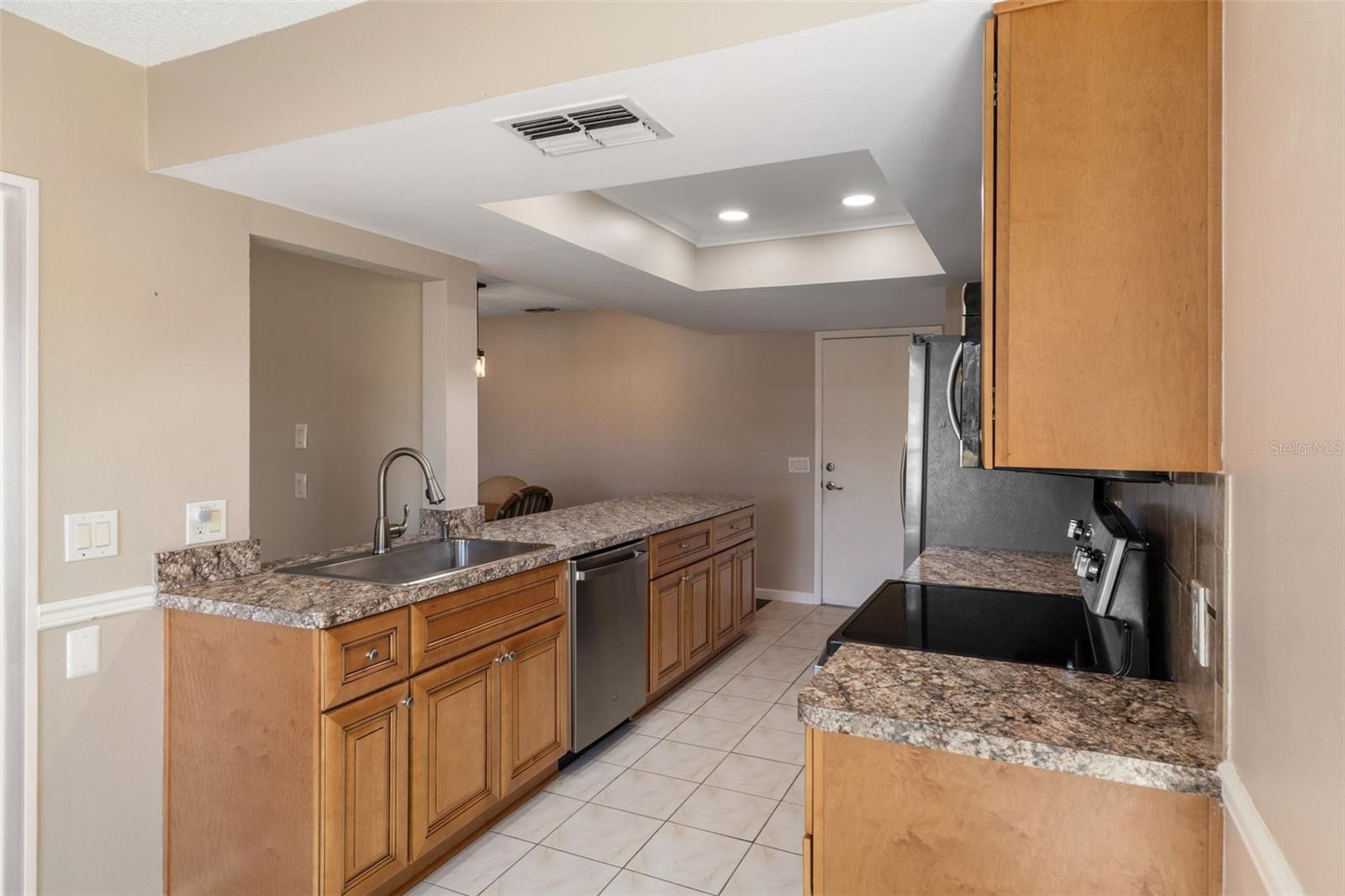 Image 19 of 74 For 6282 Darien Way